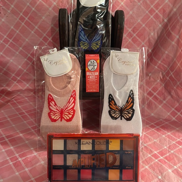 🎈SALE🎈🎀#33.MAKEUP BUNDLE🎀 - Picture 1 of 9